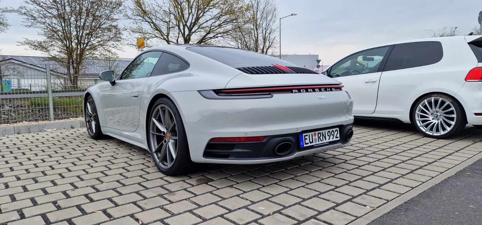 Ein Bild, das Rad, Fahrzeug, Landfahrzeug, Reifen enth�lt.

KI-generierte Inhalte k�nnen fehlerhaft sein.
